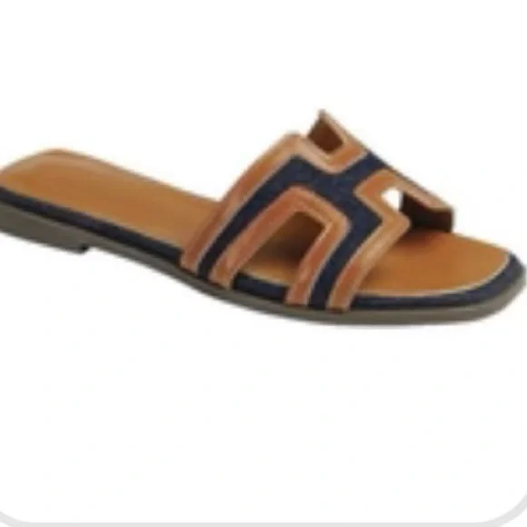 Forever Link Tan and Navy Sandals - Picture 2 of 4